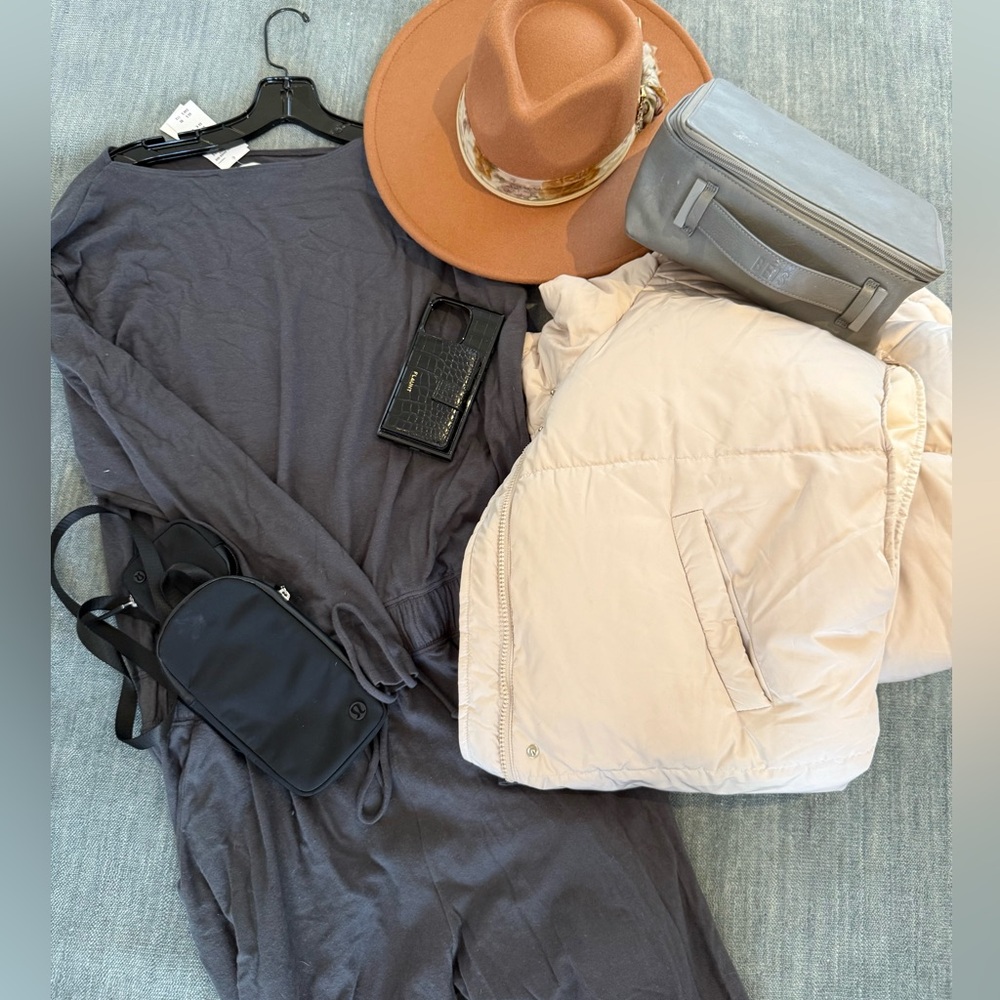 TRAVEL EDIT: Gray Jumpsuit from Abercrombie